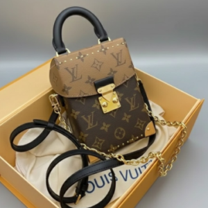 LOUSE VUITTON