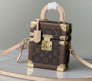 LOUSE VUITTON